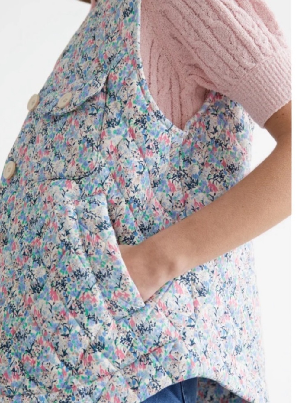 & Other Stories Cream Quilted Floral-Trim Vest with Pastel Print - Picture 10 of 11